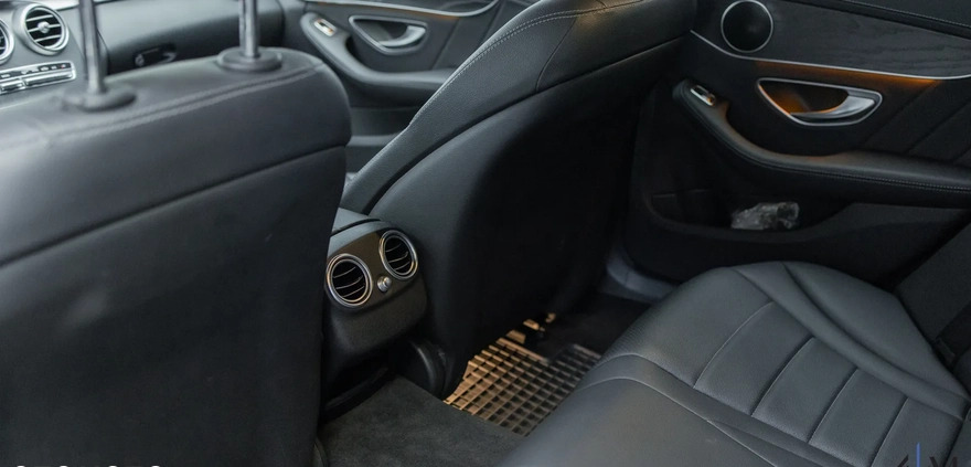 Mercedes-Benz Klasa C cena 114900 przebieg: 114900, rok produkcji 2017 z Okonek małe 631